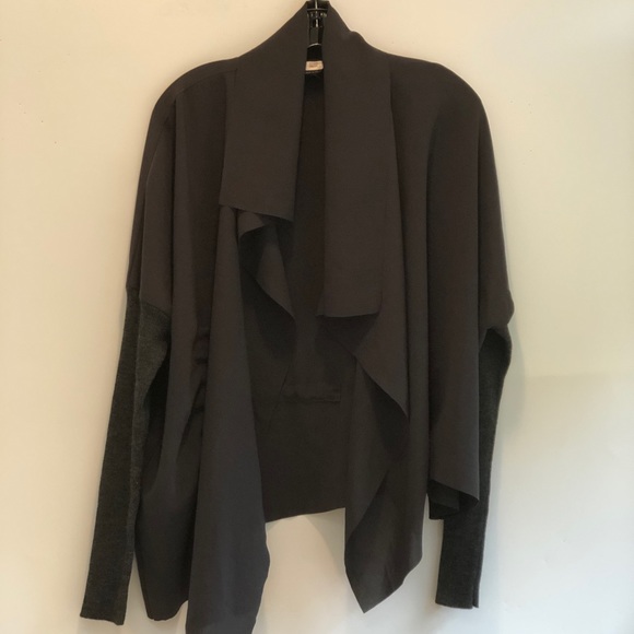 Crea asymmetrical cascading front light jacket L - Picture 7 of 8